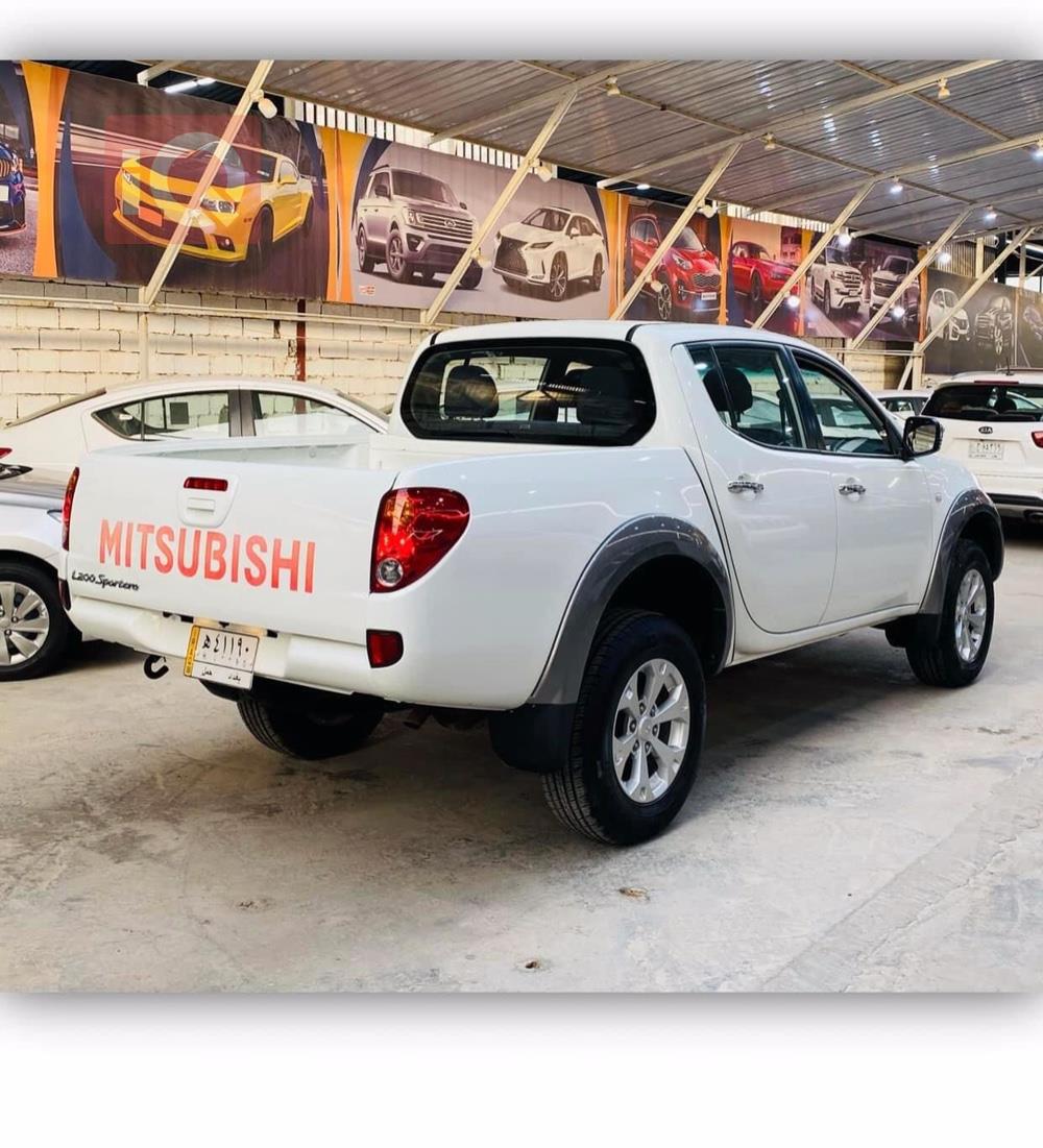 میتسوبیشی L200